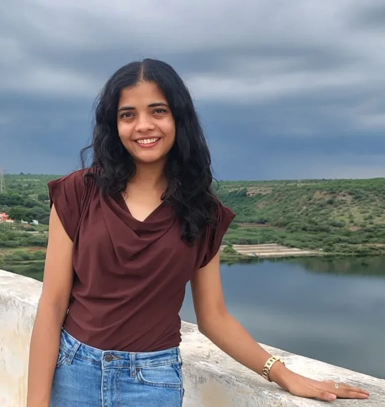 Kavya Singh — Software Developer at Envint